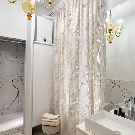 3bdr In The Heart Of Apartment *