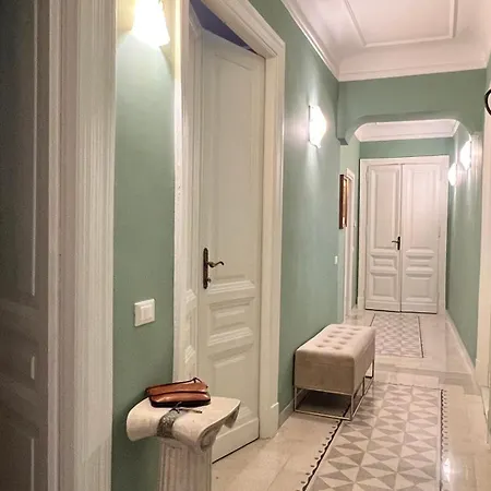 3bdr In The Heart Of Apartment